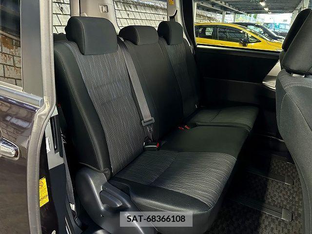 Toyota VOXY 2011-09 234335-3