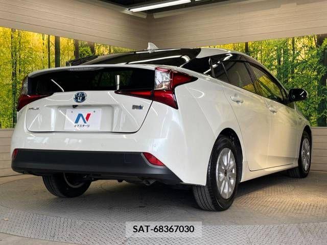 Toyota PRIUS 2019-11 322456-17