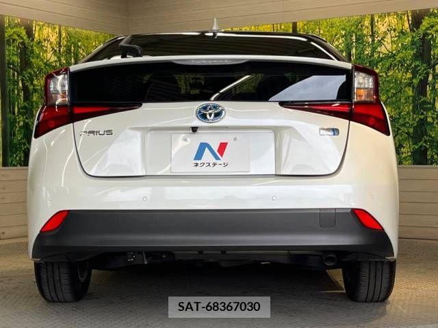 Toyota PRIUS 2019-11 322456-15