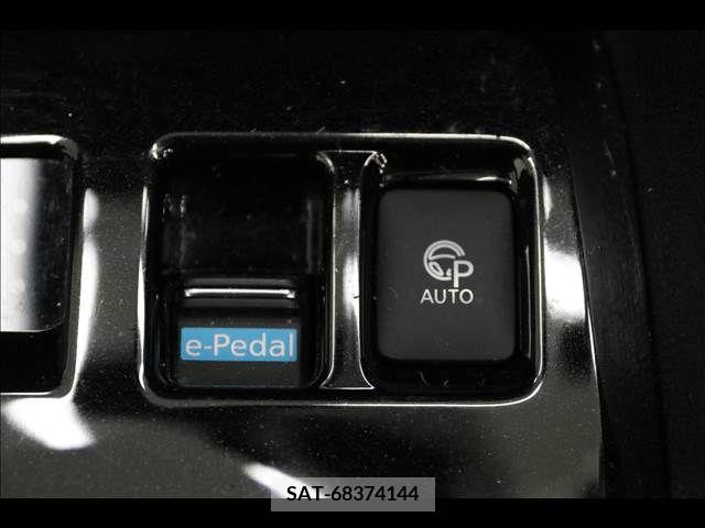 Nissan LEAF 2019-02 256104-3