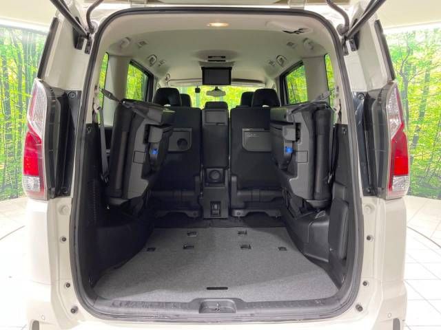 Nissan SERENA 2017-01 27927-11