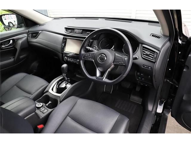 Nissan X-TRAIL 2018-03 8154-18