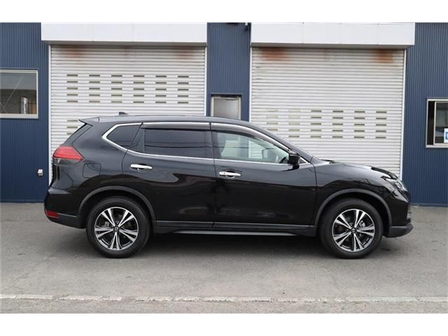 Nissan X-TRAIL 2018-03 8154-3