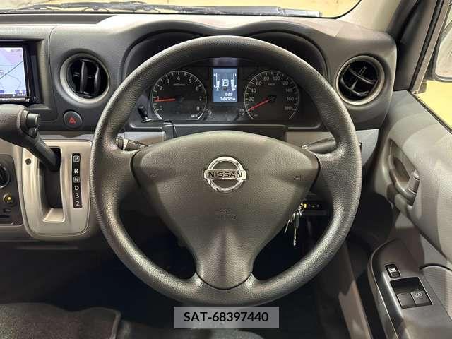 Nissan NV350 Caravan 2018-09 280550-13