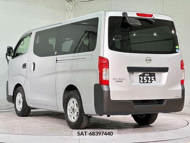Nissan NV350 Caravan 2018-09 280550-10