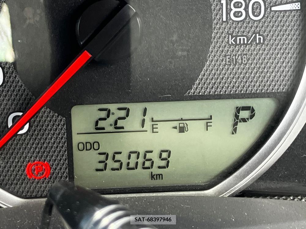 Toyota COROLLA AXIO 2017-03 258429-16