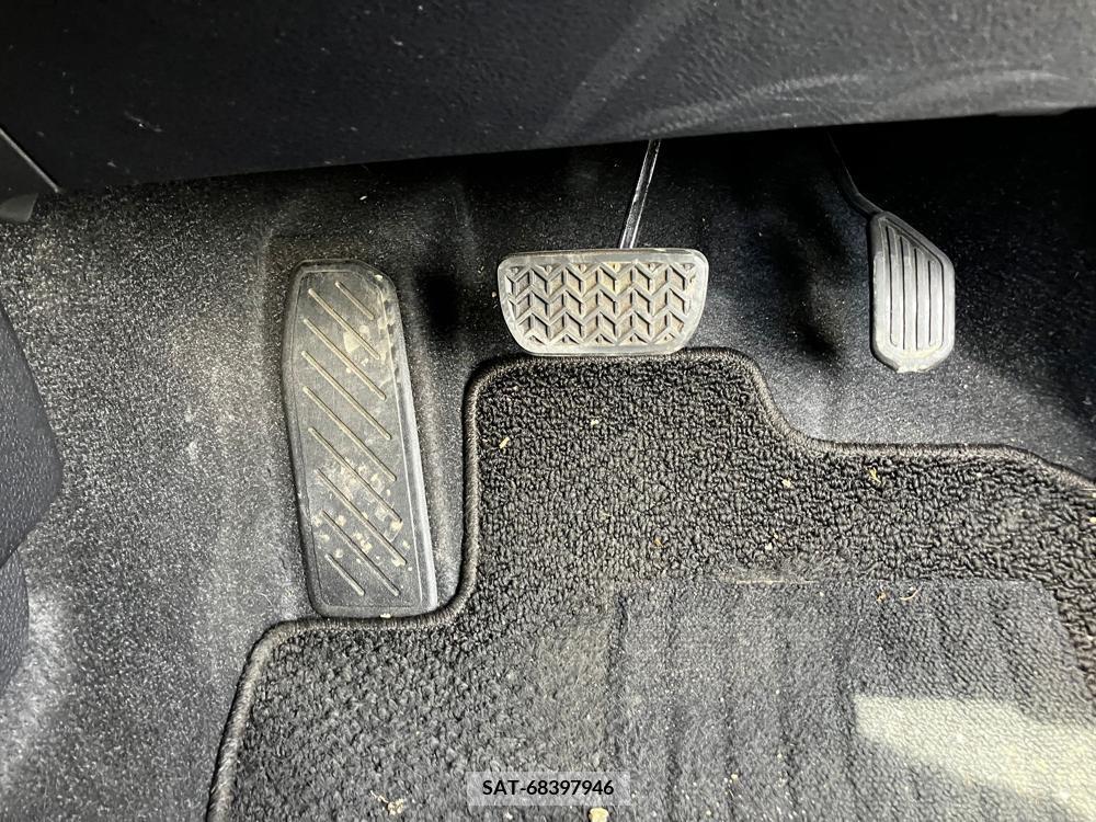 Toyota COROLLA AXIO 2017-03 258429-22