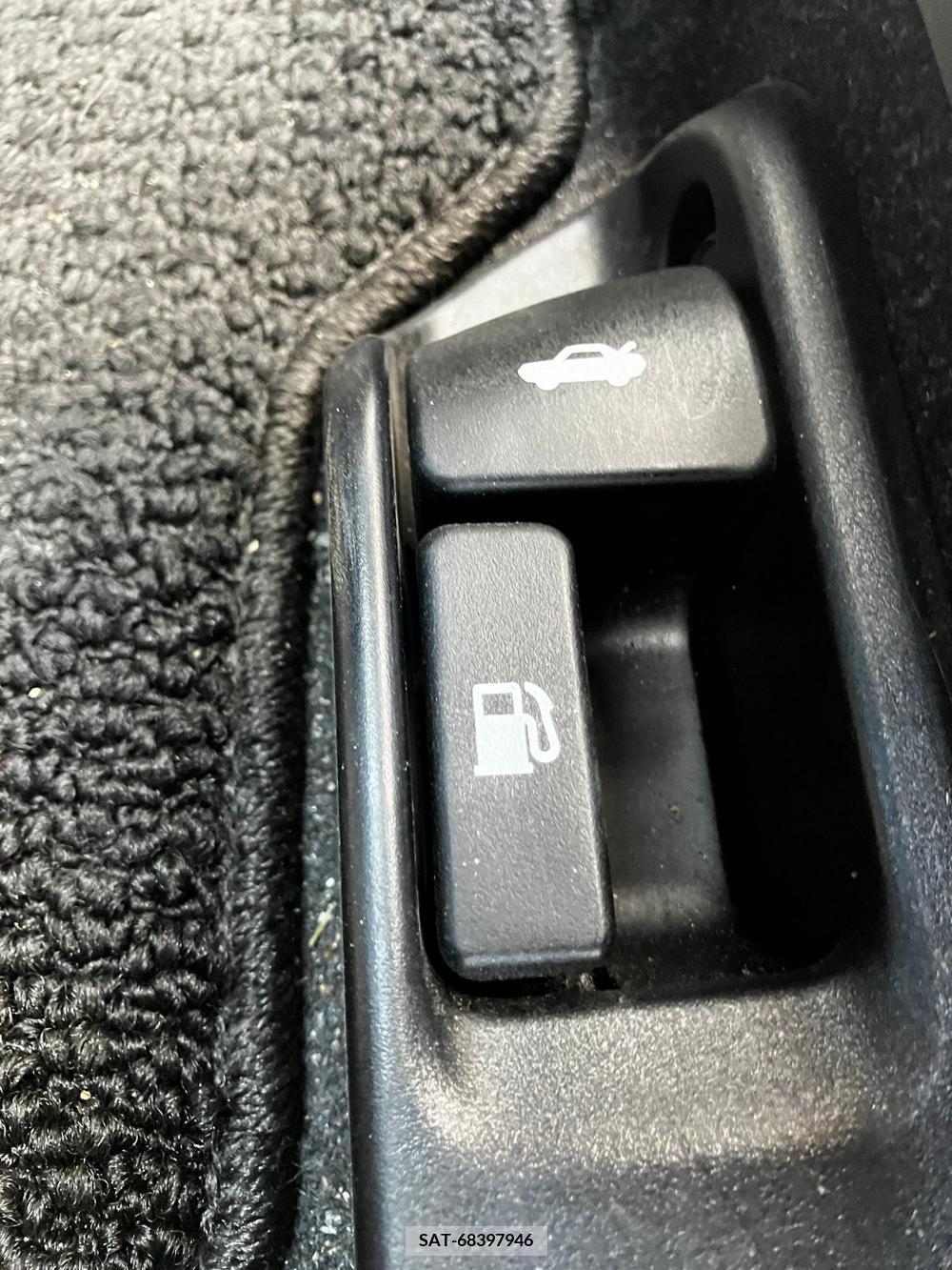 Toyota COROLLA AXIO 2017-03 258429-26