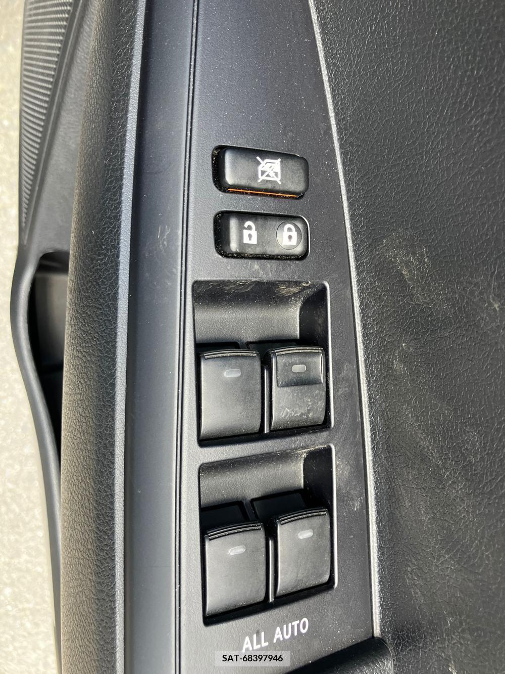 Toyota COROLLA AXIO 2017-03 258429-27