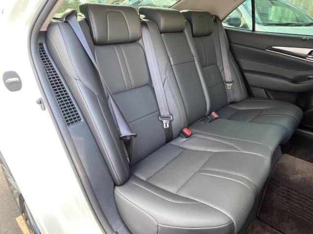 Toyota CROWN SEDAN 2013-03 194705-10