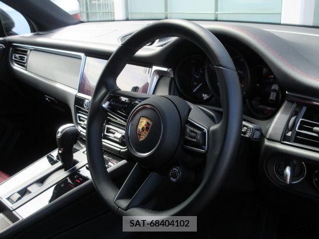Porsche MACAN 2022-05 203987-21