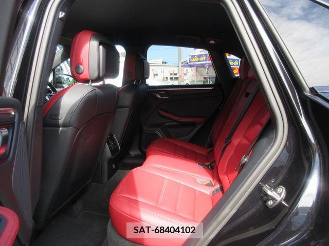 Porsche MACAN 2022-05 203987-17