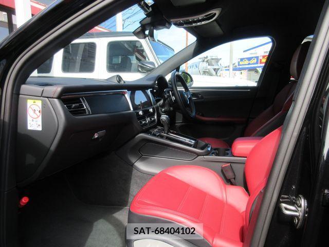 Porsche MACAN 2022-05 203987-18