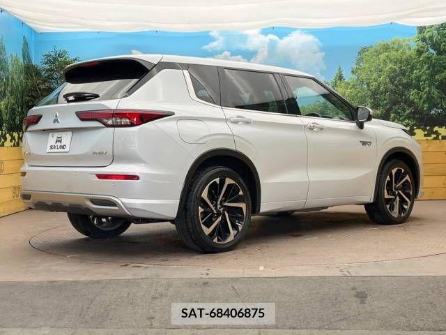 Mitsubishi OUTLANDER PHEV 2022-03 214729-18