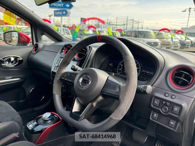 Nissan NOTE 2017-03 305370-1