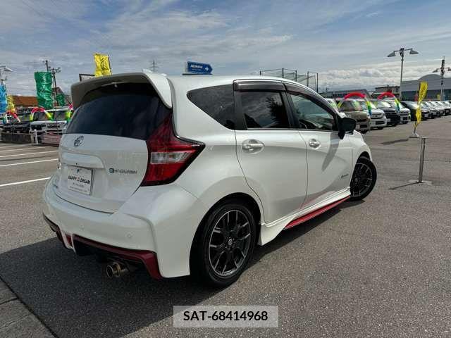 Nissan NOTE 2017-03 305370-7
