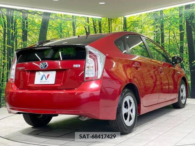 Toyota PRIUS 2013-10 337685-16