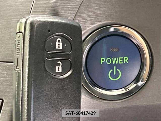 Toyota PRIUS 2013-10 337685-4