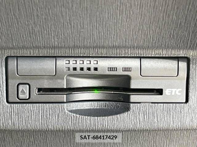 Toyota PRIUS 2013-10 337685-3