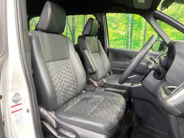 Toyota VOXY 2022-04 195438-8