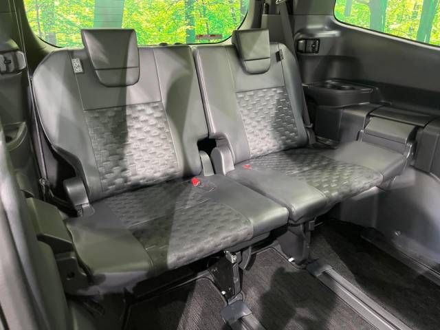 Toyota VOXY 2022-04 195438-10