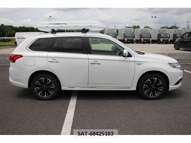 Mitsubishi OUTLANDER PHEV 2015-09 303558-8