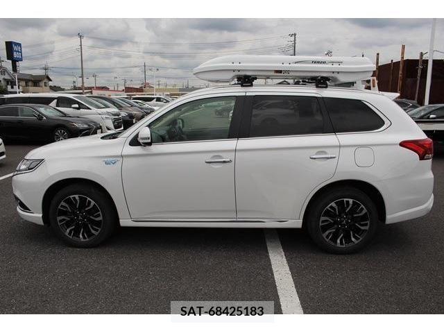 Mitsubishi OUTLANDER PHEV 2015-09 303558-6