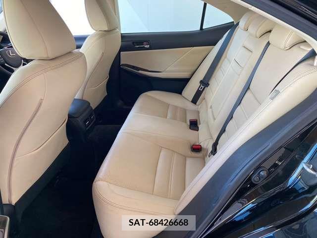 Lexus IS 2013-09 324184-6