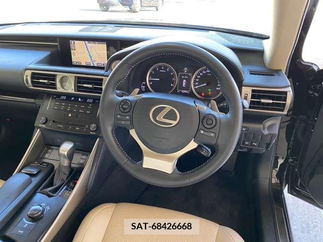 Lexus IS 2013-09 324184-8