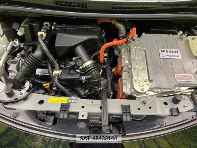 Nissan NOTE 2019-08 365472-18