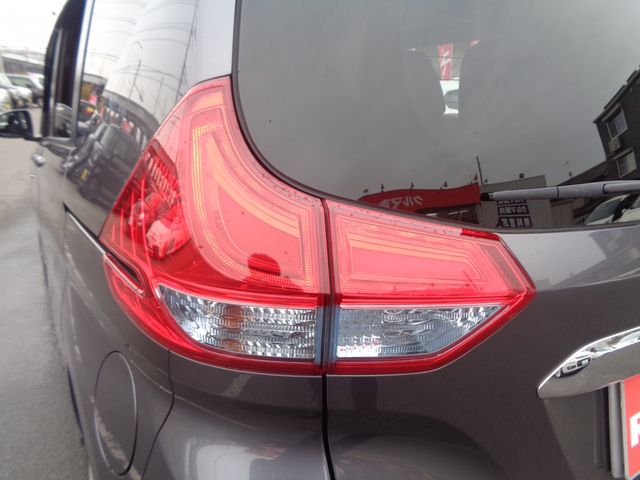 Honda FREED HYBRID 2019-09 195619-11