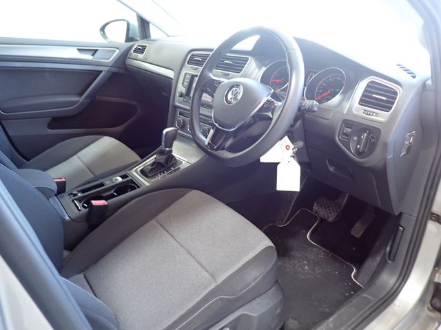 VolksWagen GOLF 2015-08 191260-1