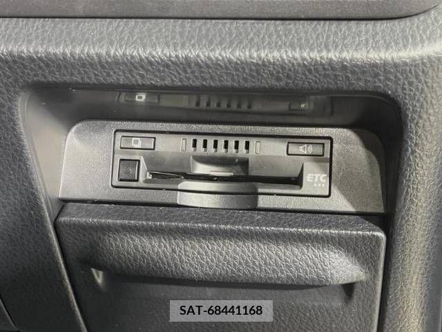 Toyota VOXY 2019-03 341832-7