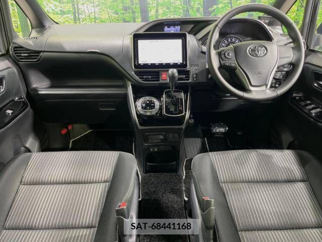 Toyota VOXY 2019-03 341832-1