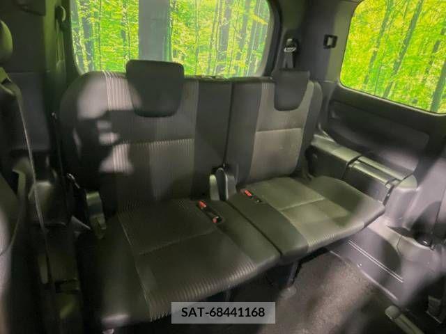 Toyota VOXY 2019-03 341832-10