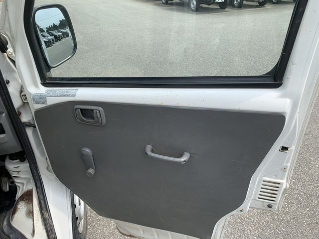 Mitsubishi MINICAB TRUCK 1999-01 7564-21
