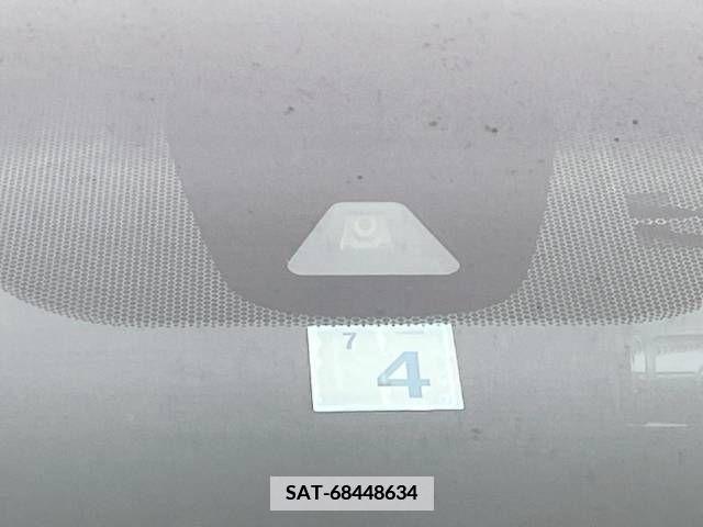 Honda e 2018-04 337980-2