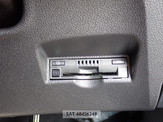 Toyota PRIUS 2020-02 322453-7