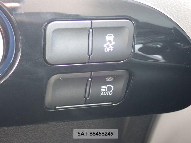 Toyota PRIUS 2020-02 322453-10