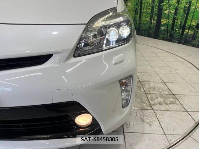 Toyota PRIUS 2014-06 342038-9