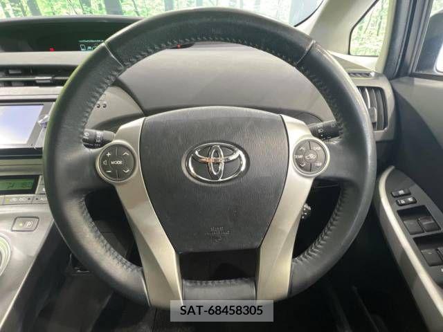 Toyota PRIUS 2014-06 342038-11