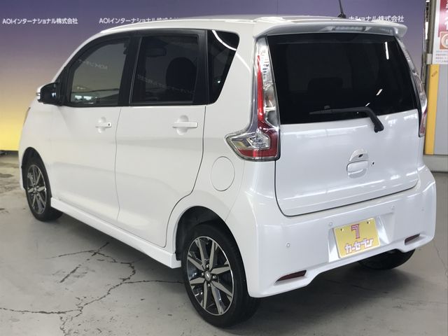 Nissan DAYZ 2018-10 13271-7