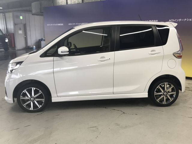 Nissan DAYZ 2018-10 13271-5