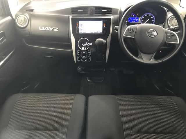Nissan DAYZ 2018-10 13271-2
