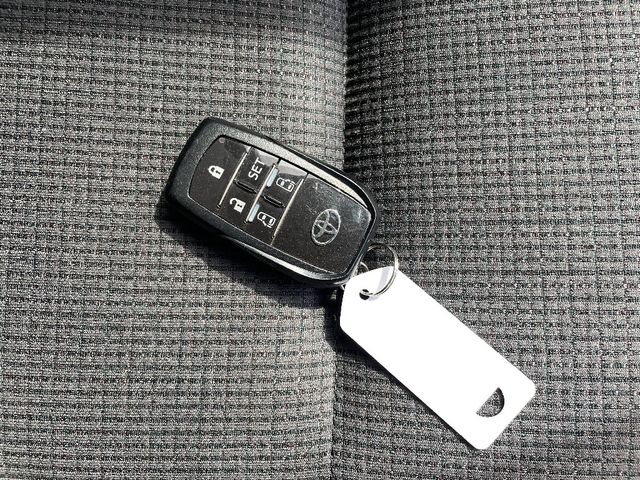 Toyota SIENTA 2021-02 9738-13