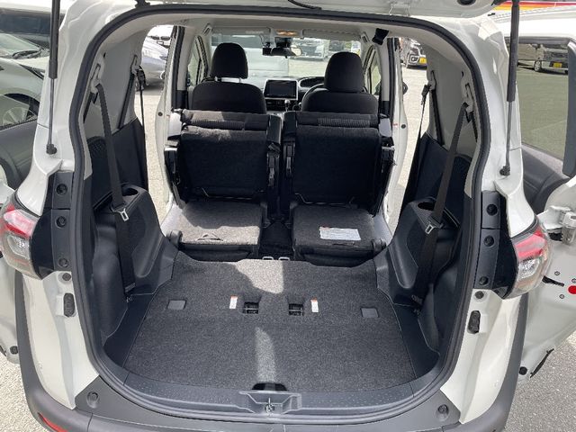 Toyota SIENTA 2021-02 9738-8