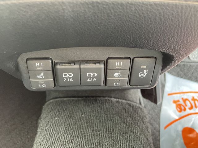 Toyota SIENTA 2021-02 9738-16