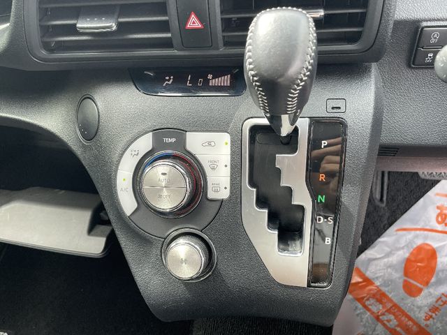 Toyota SIENTA 2021-02 9738-15