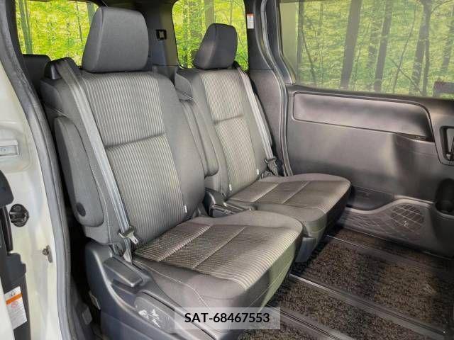 Toyota VOXY 2018-09 321577-9