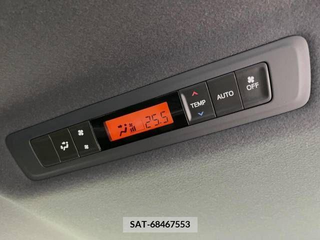 Toyota VOXY 2018-09 321577-7